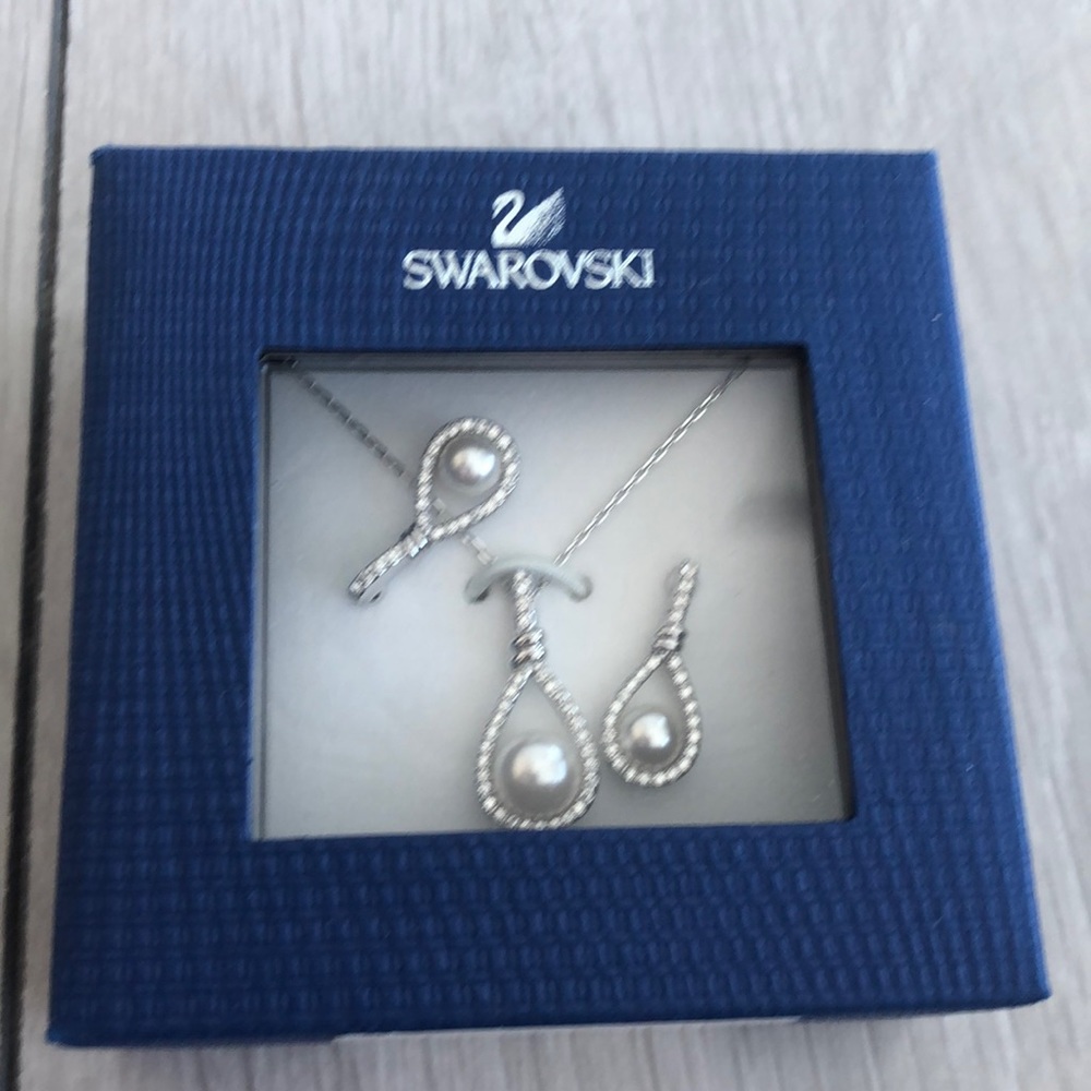 Swarovski Ladies Necklace and Earring Set.